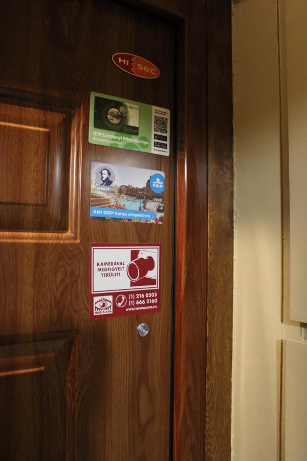Ferienwohnung Izzy Apartament Miskolc Exterior foto