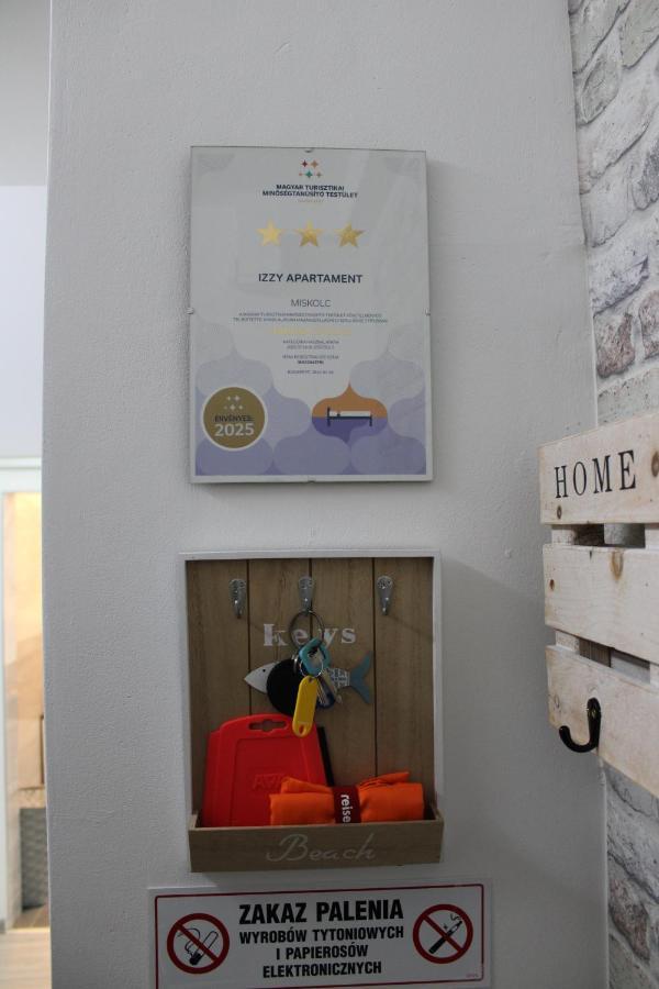 Ferienwohnung Izzy Apartament Miskolc Exterior foto